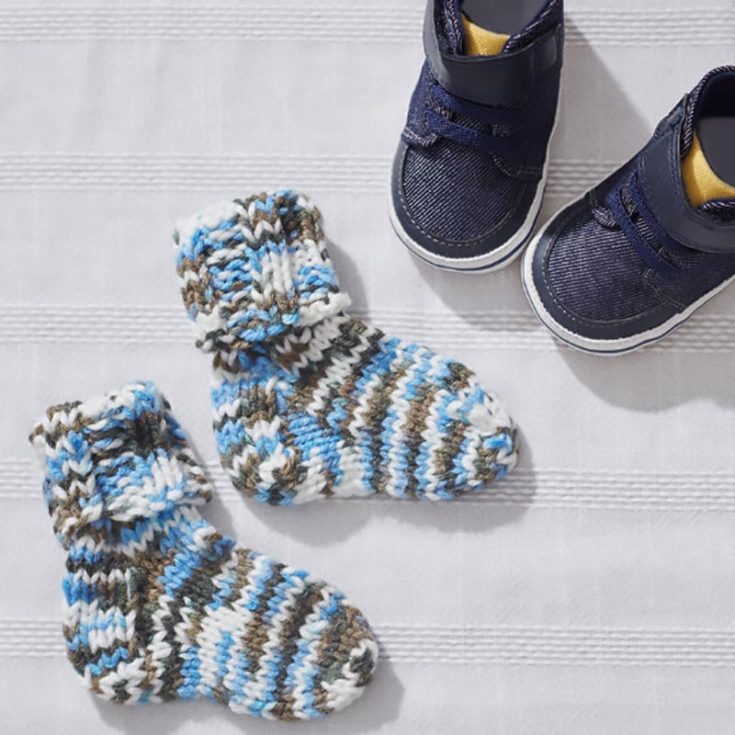 These lovely ribbed socks have a timeless and classic design, making them a great unisex pattern made specially to warm up your baby's feet! It's an intermediate-level project, and the finished size fits a foot circumference of 4" x 4 &frac14;" foot length.