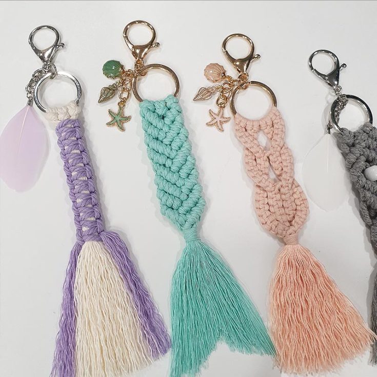 One of the best things about this tutorial is that it&rsquo;s a galore of design options for you to choose from! There are five keychain designs, all of which exude a mermaid-like charm to them. So, if you&rsquo;re up for a challenge, try this tutorial out!&nbsp;