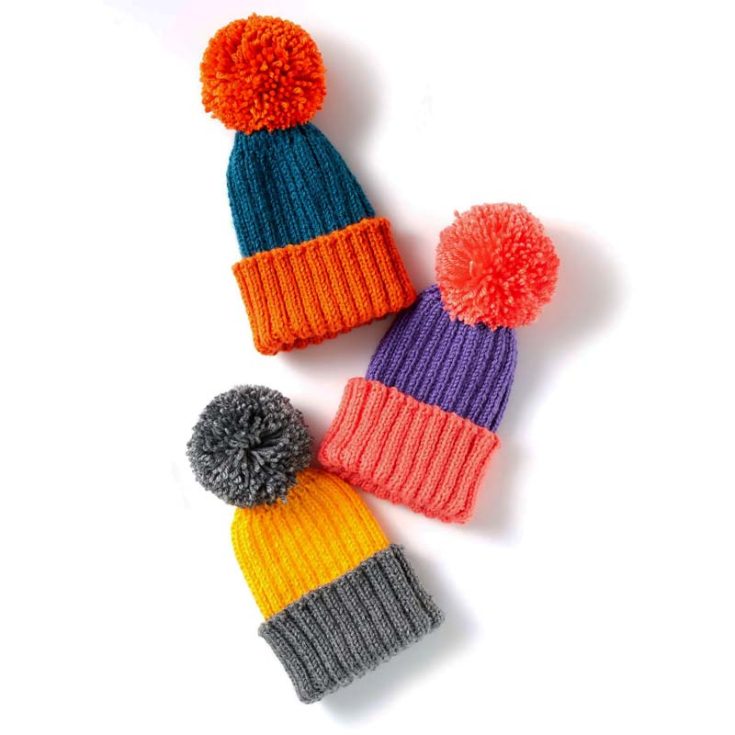 Knit your little ones these adorable and colorful beanie designs to keep them warm and cozy for the winter holidays! These ribbed hats are adaptable to whatever color palette your kids prefer, as they would be their favorite item this season. It fits children ages 2-10 years old.&nbsp;&nbsp;