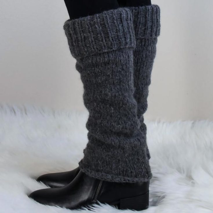 Are you looking for some 80s-inspired leg warmers? This pair of fuzzy leg warmers for women is so easy to make, even for a beginner knitter! These leg warmers will keep your limbs extra warm, cozy, and fashionable as you layer them with any desired outfit. It also comes in three available sizes.&nbsp; Size: Small (10" - 12") Medium (13" - 15") Large (16" - 18")