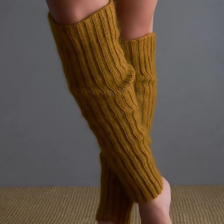 Wrap your legs and calves with these cozy leg warmers. It features a nice and stretchy 2x2 rib stitch, and it hugs your limbs so snuggly that it has shaped up the back to ensure everything stays in place. This design comes in 2 versions: a knee-high design and a thigh-up pattern.&nbsp; Size: Various sizes are available for kids and adults.