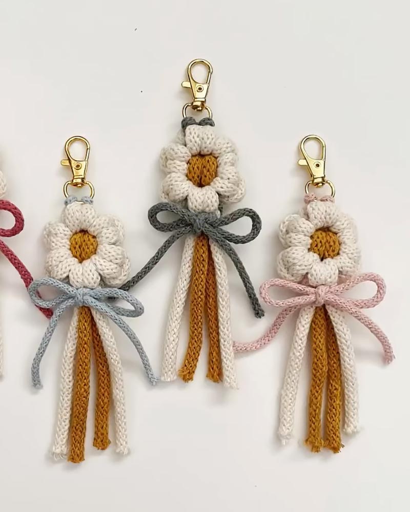 22 Creative Macrame Keychain Projects • Made From Yarn