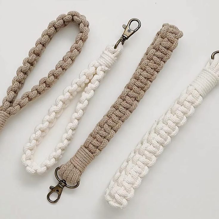 If you&rsquo;re looking for a functional and practical keychain to secure your items, try making this wringlet design that fits your wrists perfectly. With this pattern, you can carry your items with your keychain wrapped around your wrists for safety.