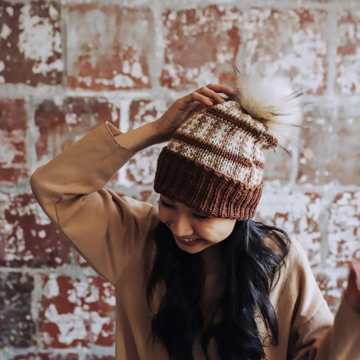 Here, we have a unisex pattern that is knitted with medium-weight yarn and a beginner-level project. It looks chic and stunning paired with any fall-themed outfit, and the finished size is about 18&rdquo; in circumference x 11&rdquo; in height.