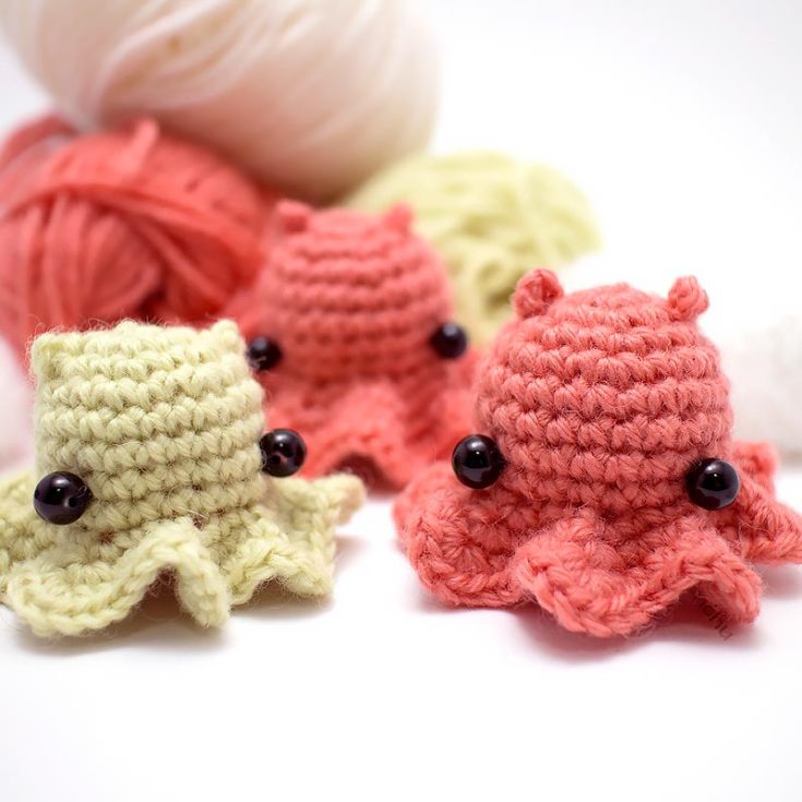Imagine these charming little octopus creations playfully drifting through the sea! This pattern is simple and quick to make, making it an ideal choice for a thoughtful token gift. To complete this project, you'll need to know how to crochet in the round and work single crochet stitches.