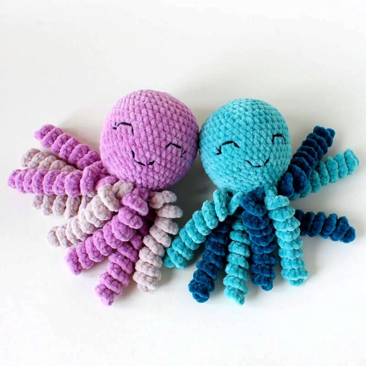 This cuddly octopus is perfect for beginners, featuring a spiral-worked body, embroidered smiley eyes, and the option to customize the tentacles with one or multiple colors.