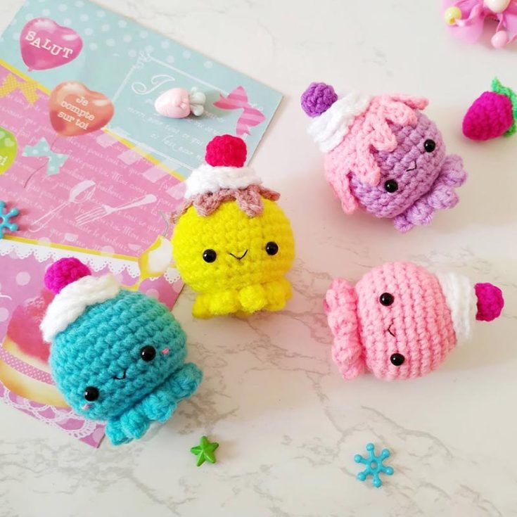 Smitten with cute amigurumi animals? Then this cupcake octopus amigurumi will definitely steal your heart. Read more for instructions on how to make one!
