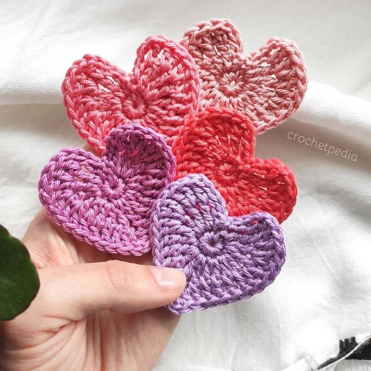 Looking for another quick and easy project? This heart works up efficiently and can be done in under 15 minutes once you get the hang of it. You will find video tutorials, a written pattern for this project, and a diagram. Let&rsquo;s get to it!