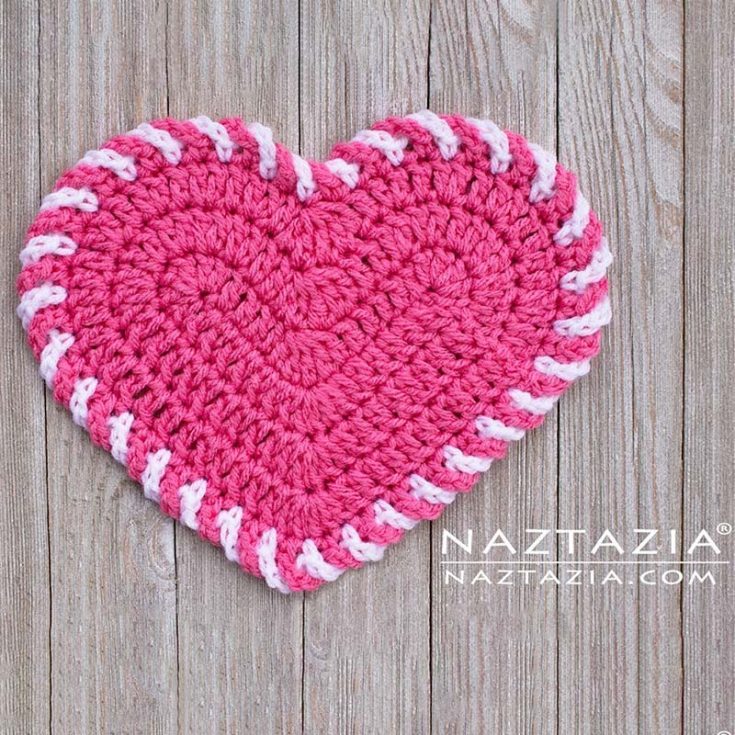 With its beautifully defined shape and contrasting looped edging, this crochet heart dishcloth is both decorative and functional. Perfect for Valentine&rsquo;s Day, gifts, or home d&eacute;cor, it&rsquo;s easy to make with a step-by-step video tutorial&mdash;great for visual learners!