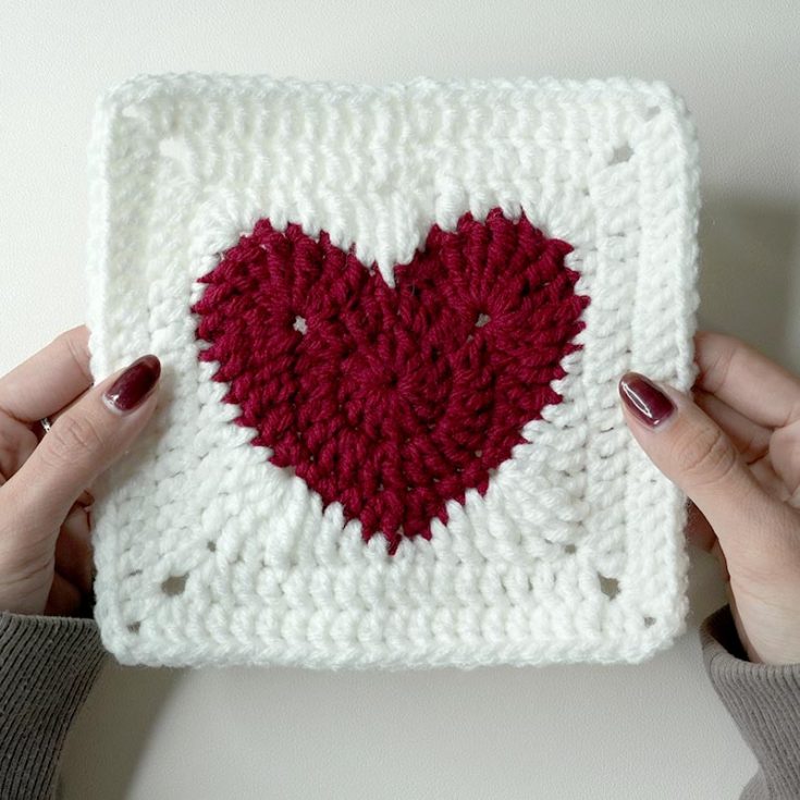 Make these lovely granny heart squares as coasters or as part of a bigger project to be assembled later on!